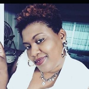 Meet your Posher, Rose flore